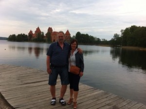 FLYTTER: Arild Nordnes og Inger Johanne Rene. FOTO: Dag Sverre Randen, Diakrit