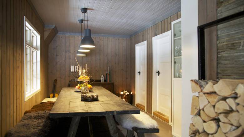 SPISESTUE ETTER: Den gamle idrettslagshytten til Odda idrettslag har fått en total makover. FOTO: Lise Bjelland