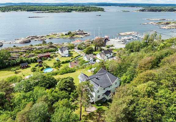 57 MÅL: Langvikveien 72 rommer "Baldershage" og eiendommens 57 mål og fire bruksnumre. FOTO: Nordvik & Partners