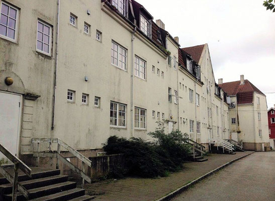 "KOMMUNEGÅRDEN": Det blir de tre bygårdene også kalt hos de lokale i Haugesund. Byggene er riktignok ikke til salgs til hvem som helst. Kommunen ønsker helst ikke boligspekulanter som skal drive med utleie. I stedet ønsker man et konsept som er med på å utvikle Haugesund. FOTO: Haugesund kommune
