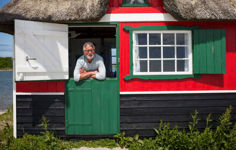 MEST FOTOGRAFERT: Badehuset med stråtaket til Kristian Kristiansen er trolig Ærøs mest fotograferte, og ligger på Eriks Hale ved Marstal. FOTO: Alf Ole Hansen