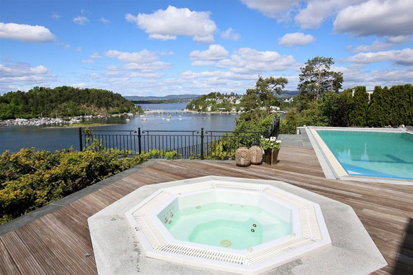 PANORAMA: Her kan du nyte utsikt over fjorden, samt mot Nesodden, Bunnefjorden, Malmøya, Bygdøy og deler av byen. FOTO: Privatmegleren