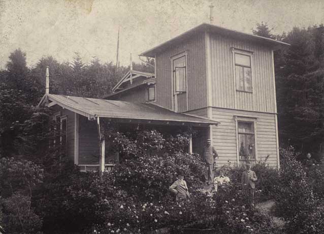 TRULSHEIM: Huset på Lyreneset var paraplymester Christian Eriksens sommerhus. FOTO: Billedsamlingen ved Universitetsbiblioteket 