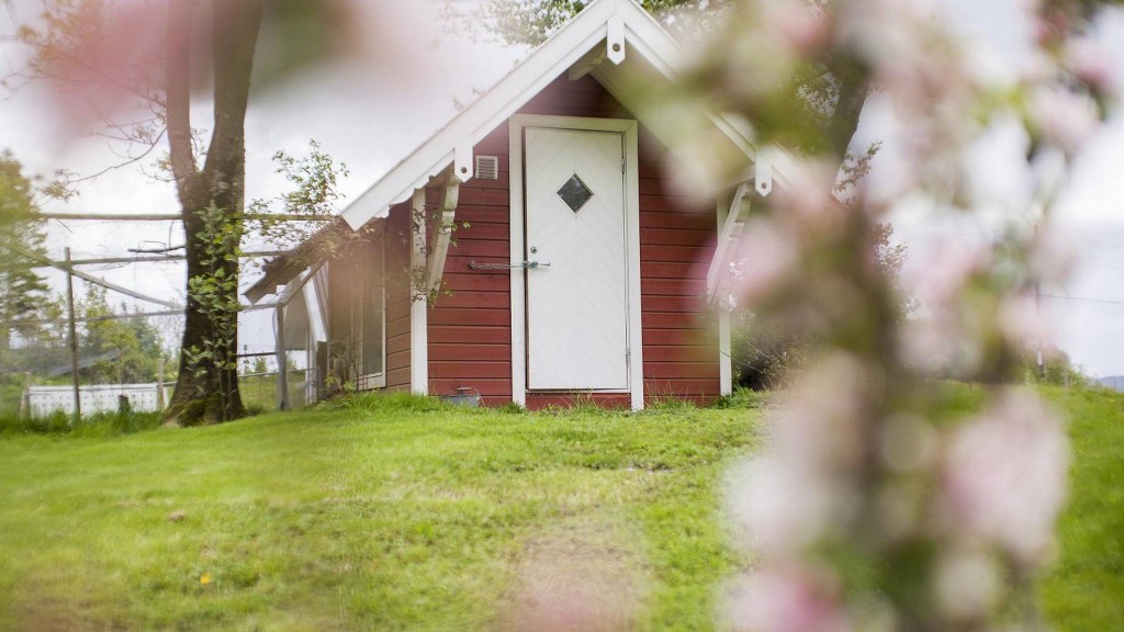 LANDLIG: Fra småhuset ser man rett ut i det grønne og her er det fuglene som vekker deg om morgenen. FOTO: INGVILD FESTERVOLL MELIEN